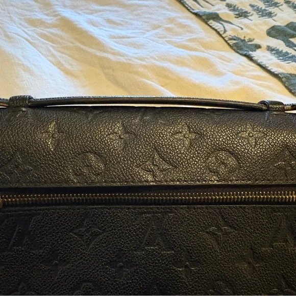 Louis Vuitton Black Women's Bag - Picture 9 of 13